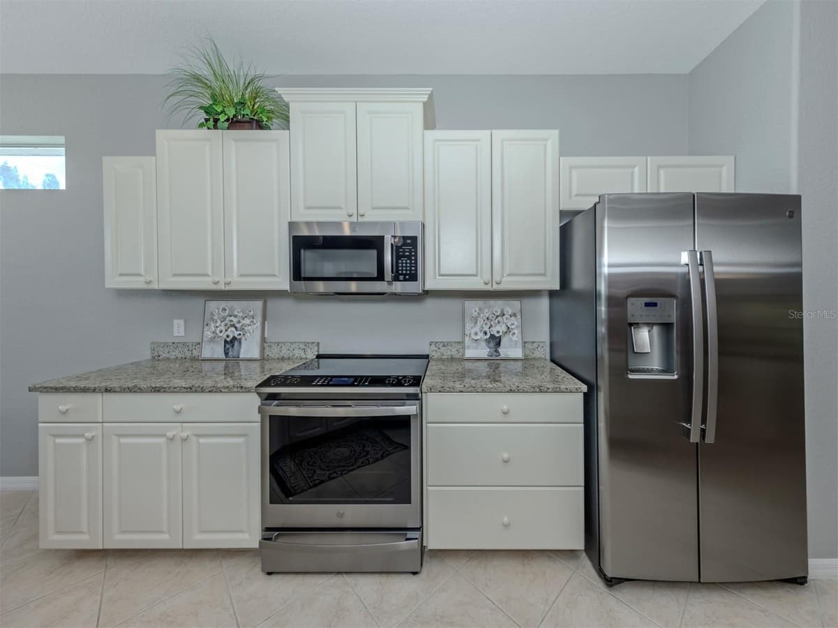 728 SERATA STREET — photo 16 of 52