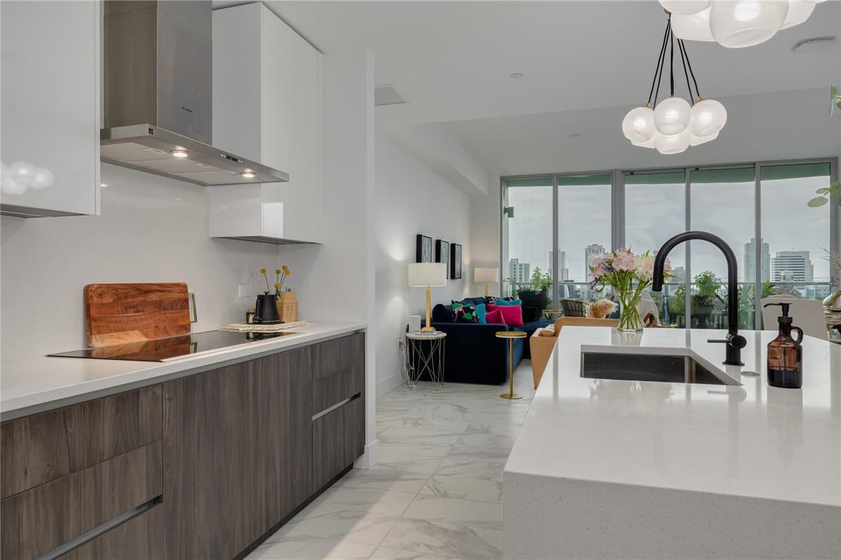 777 3RD AVENUE — photo 7 of 46
