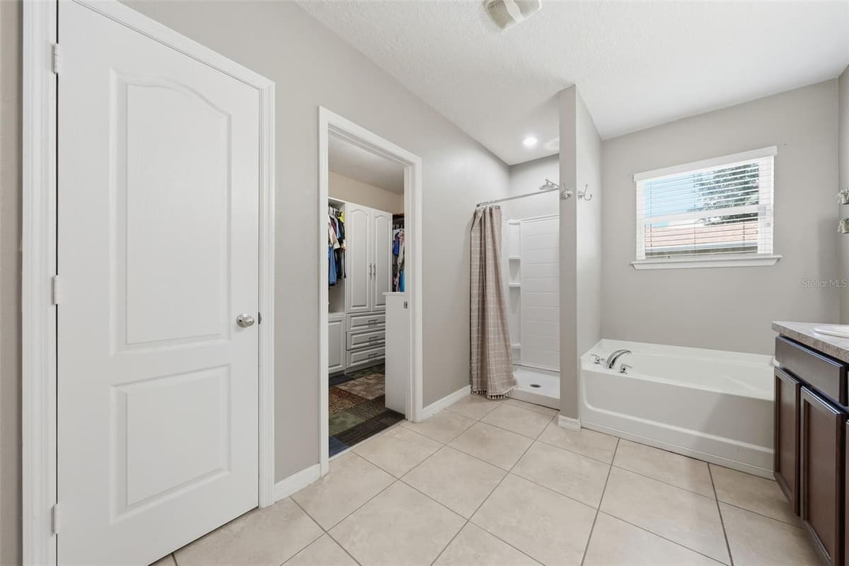 940 FALLBROOKE AVENUE — photo 19 of 38