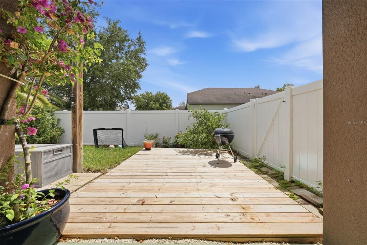940 FALLBROOKE AVENUE — photo 33 of 38