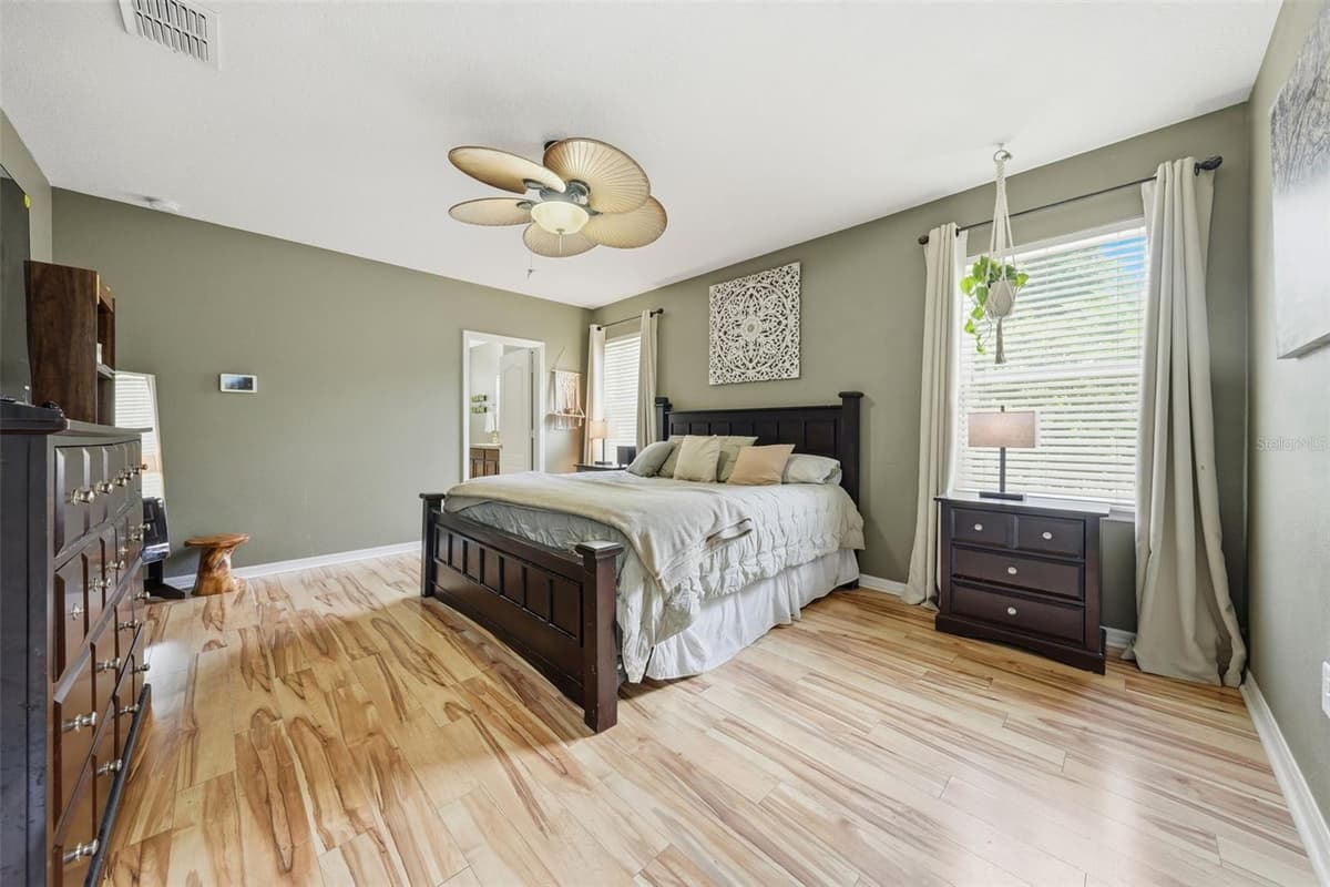 940 FALLBROOKE AVENUE — photo 16 of 38