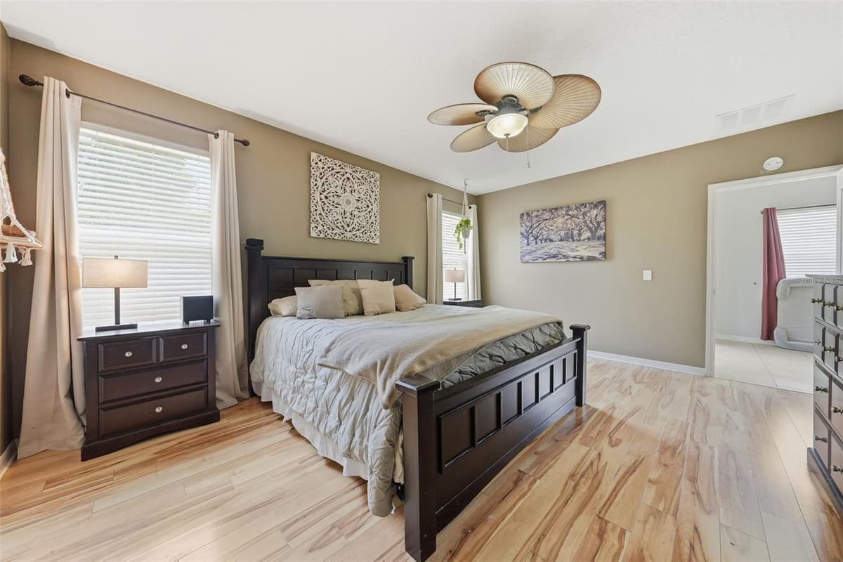 940 FALLBROOKE AVENUE — photo 18 of 38
