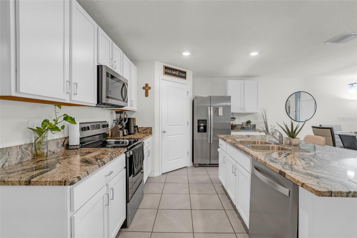 10463 BAYLOR DRIVE — photo 9 of 62