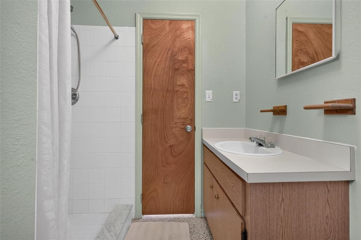 5701 PADGETT CIRCLE — photo 9 of 23