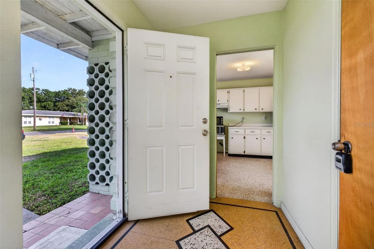 5701 PADGETT CIRCLE — photo 12 of 23