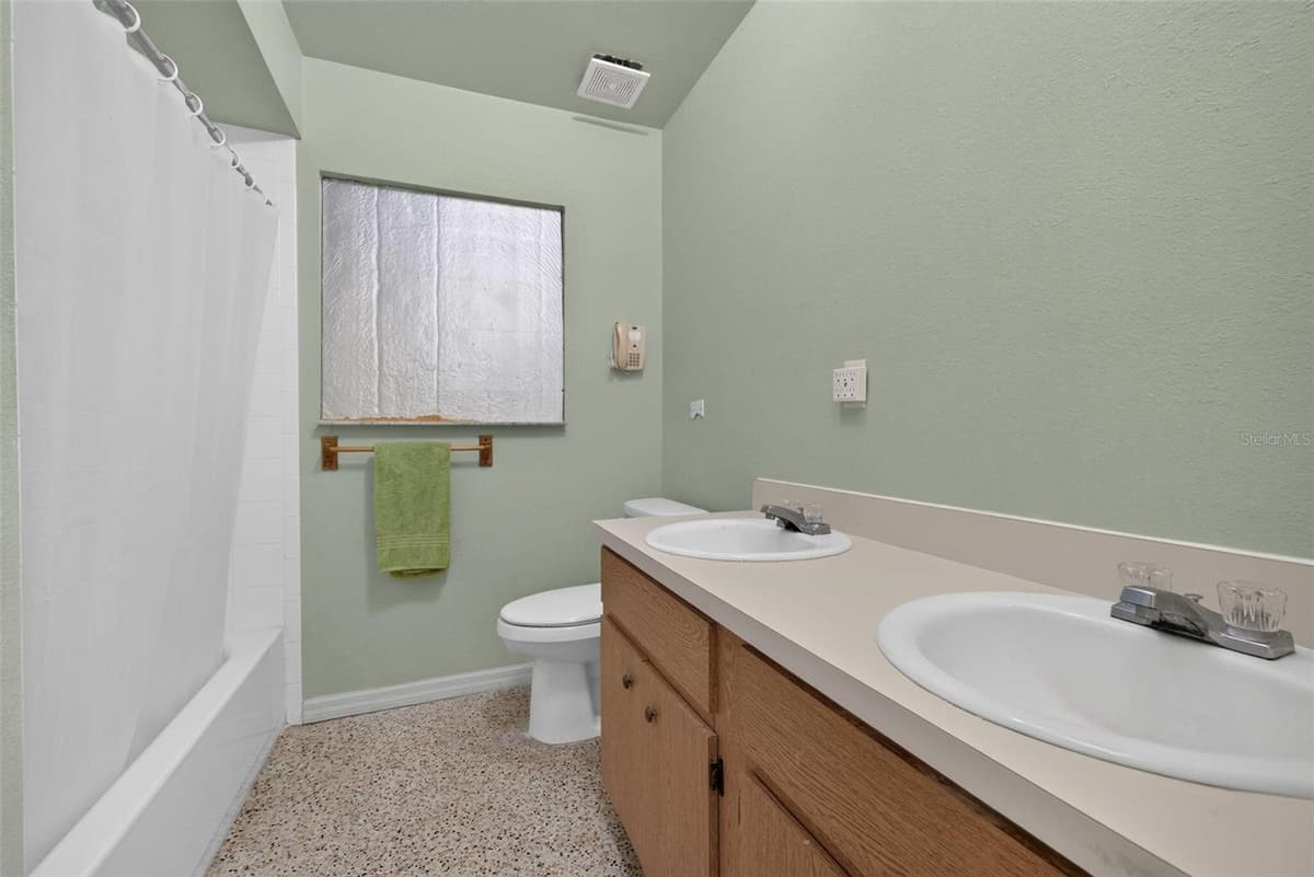 5701 PADGETT CIRCLE — photo 8 of 23