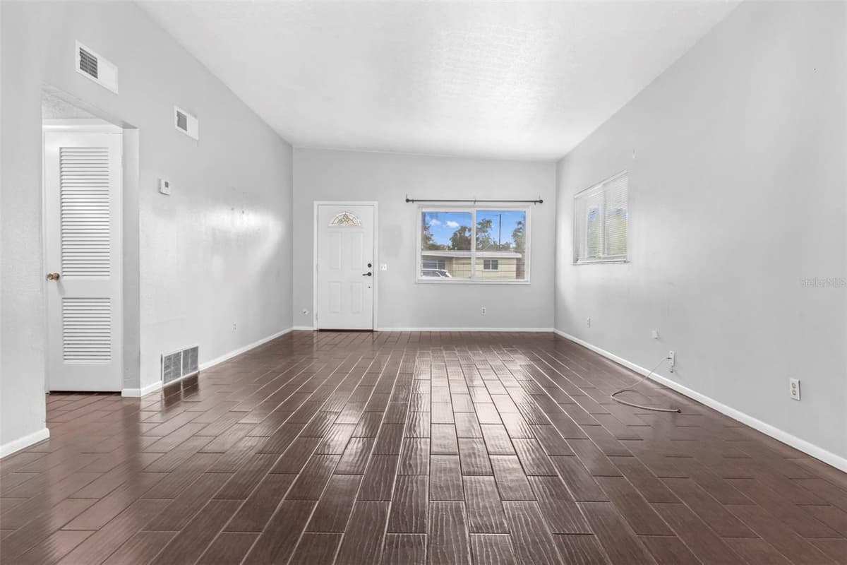 5711 21ST STREET — photo 6 of 26