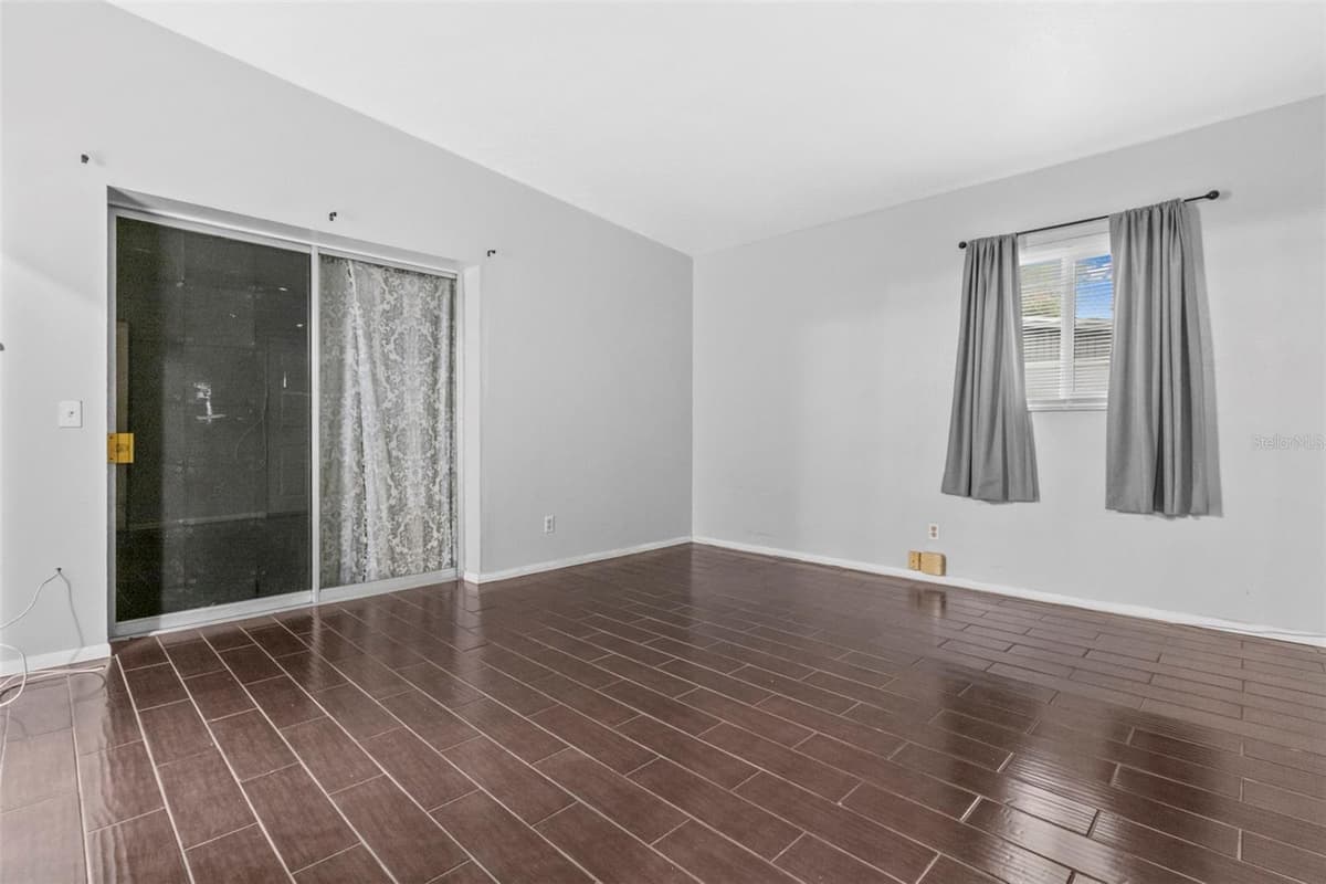 5711 21ST STREET — photo 14 of 26