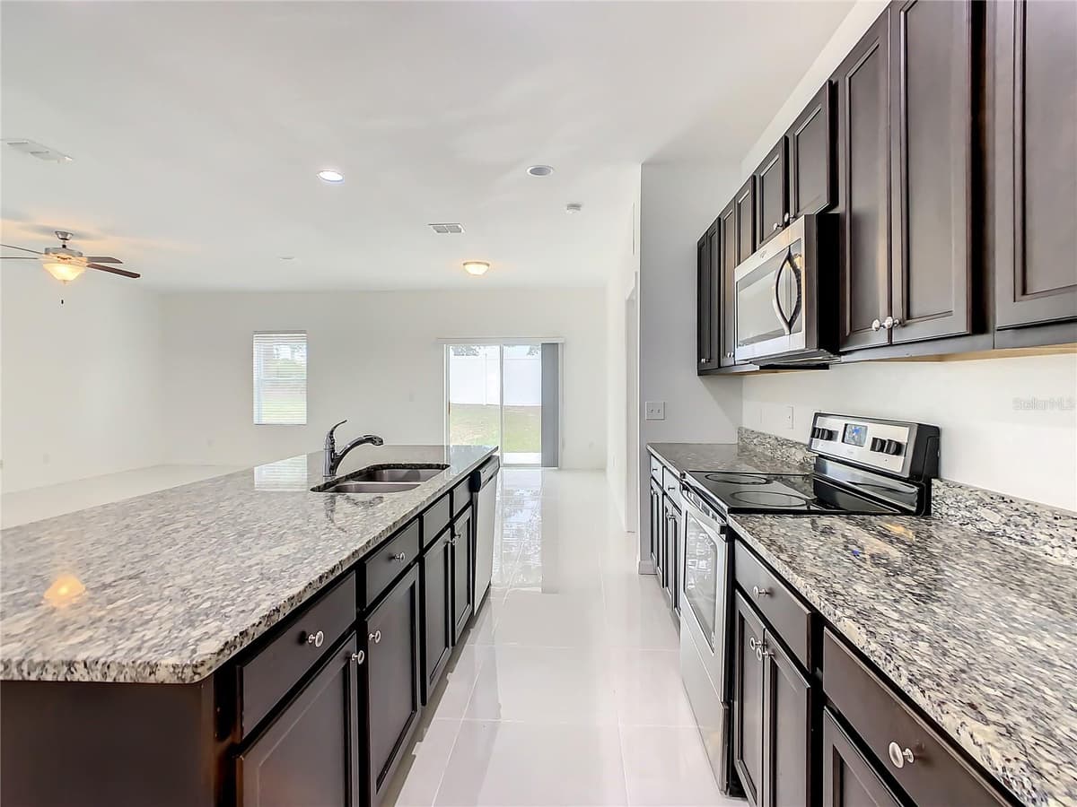 1025 MARGOT LANE — photo 6 of 48