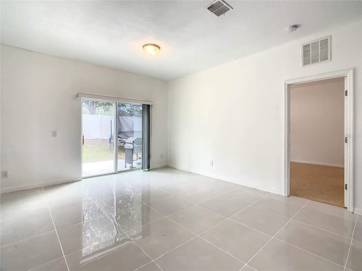 1025 MARGOT LANE — photo 15 of 48