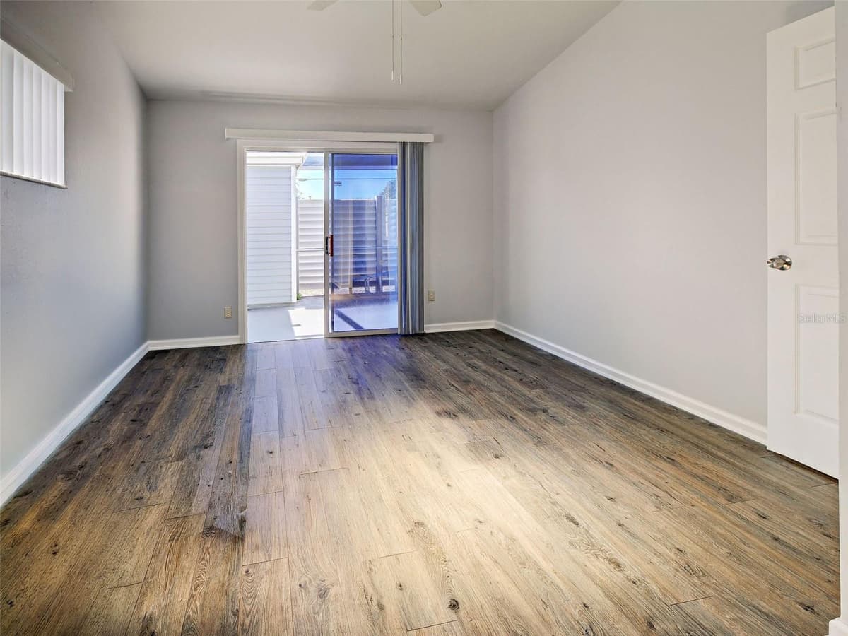 3300 LOVELAND BOULEVARD — photo 16 of 38