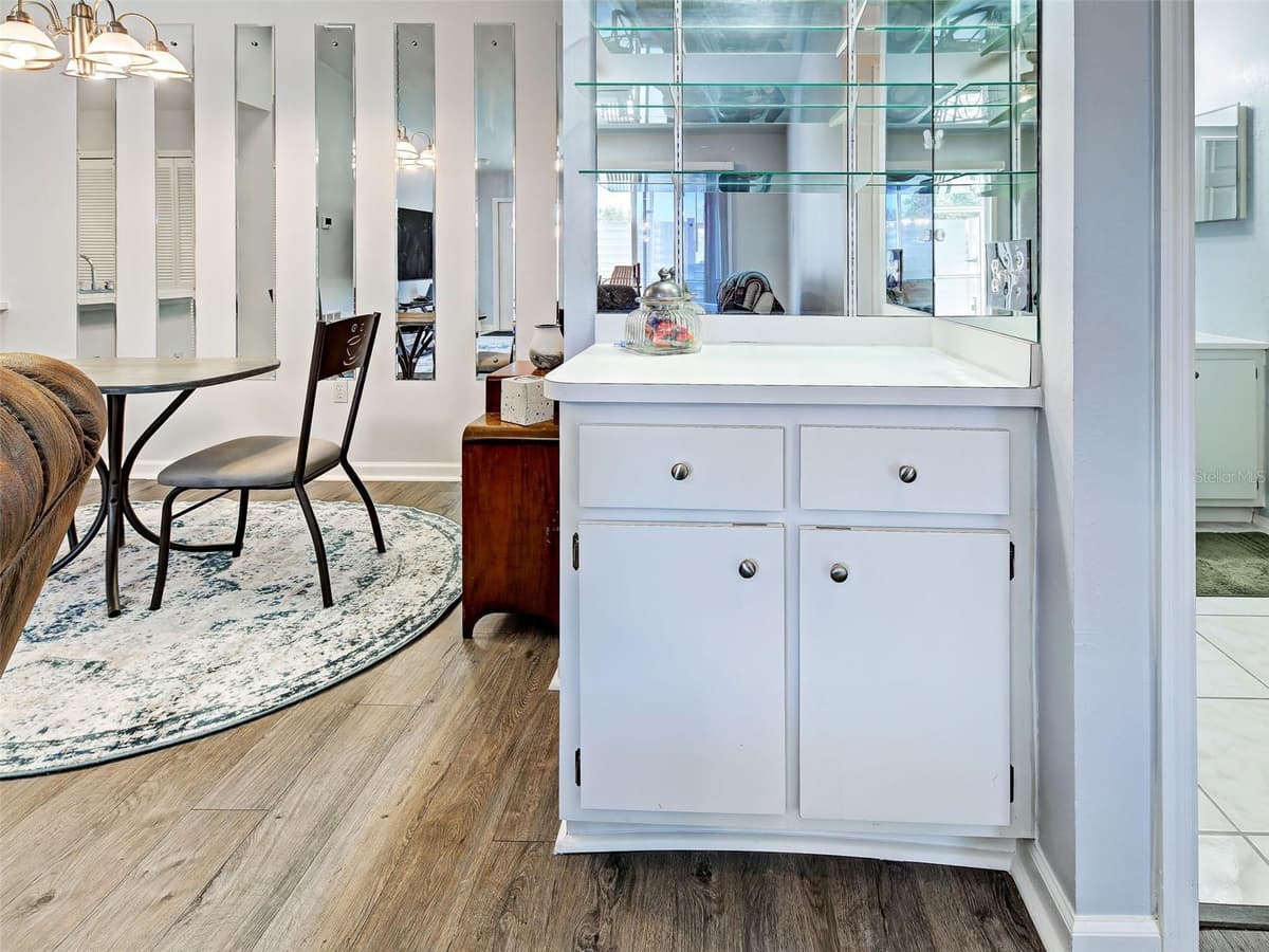 3300 LOVELAND BOULEVARD — photo 7 of 38