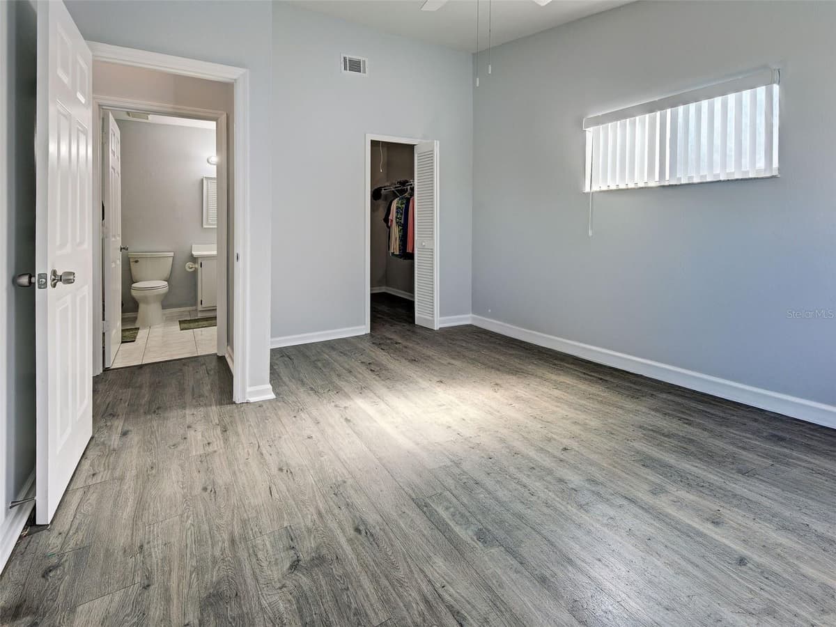 3300 LOVELAND BOULEVARD — photo 17 of 38