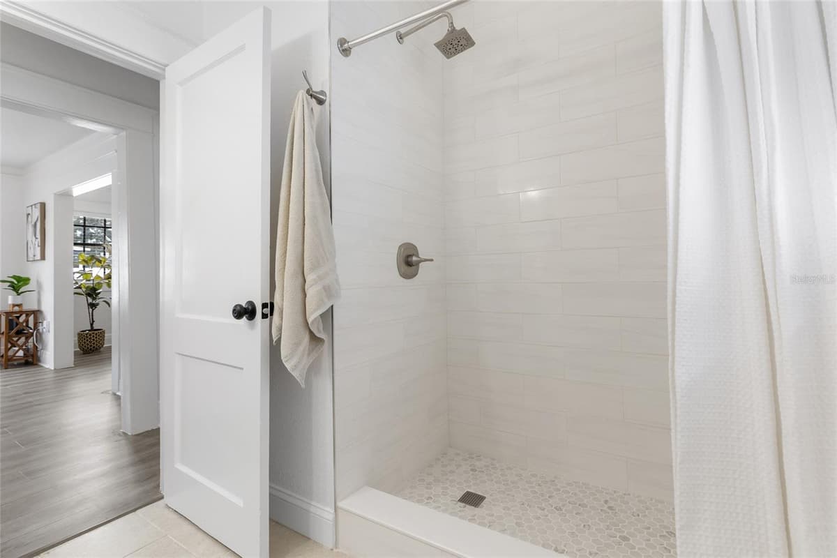 710 BROAD STREET — photo 16 of 42