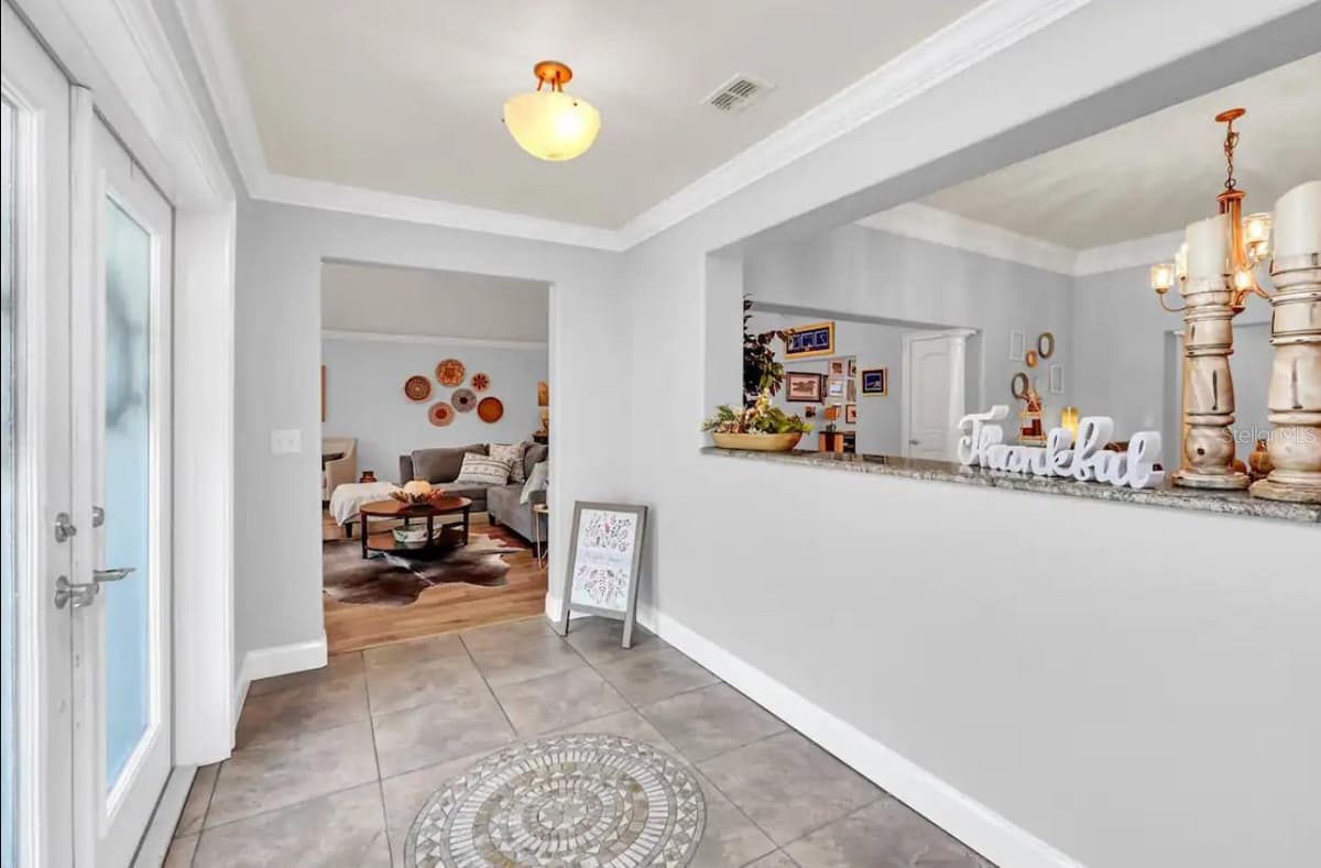 514 HILLSIDE DRIVE — photo 13 of 70