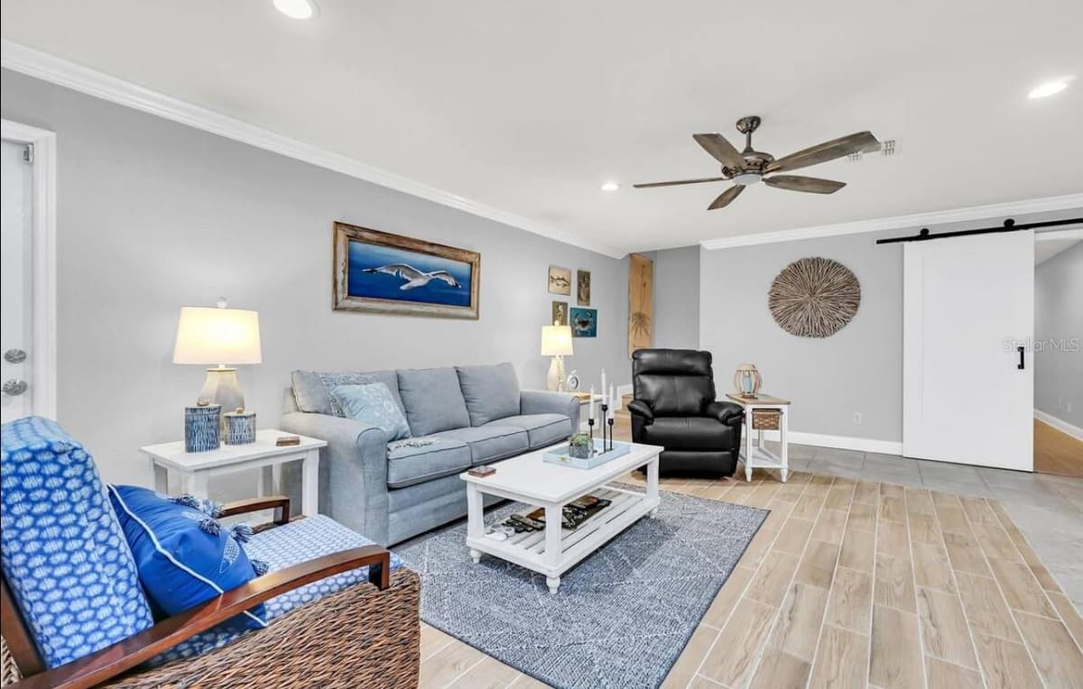 514 HILLSIDE DRIVE — photo 48 of 70