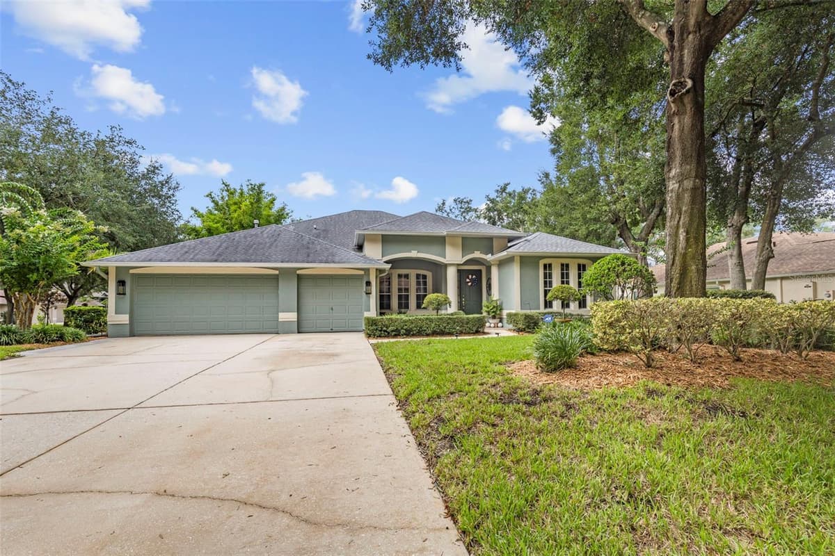 28 CAMELOT RIDGE DRIVE — photo 2 of 67