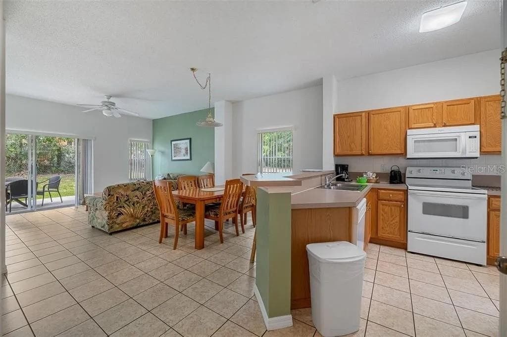 1055 PARK RIDGE CIRCLE — photo 3 of 33