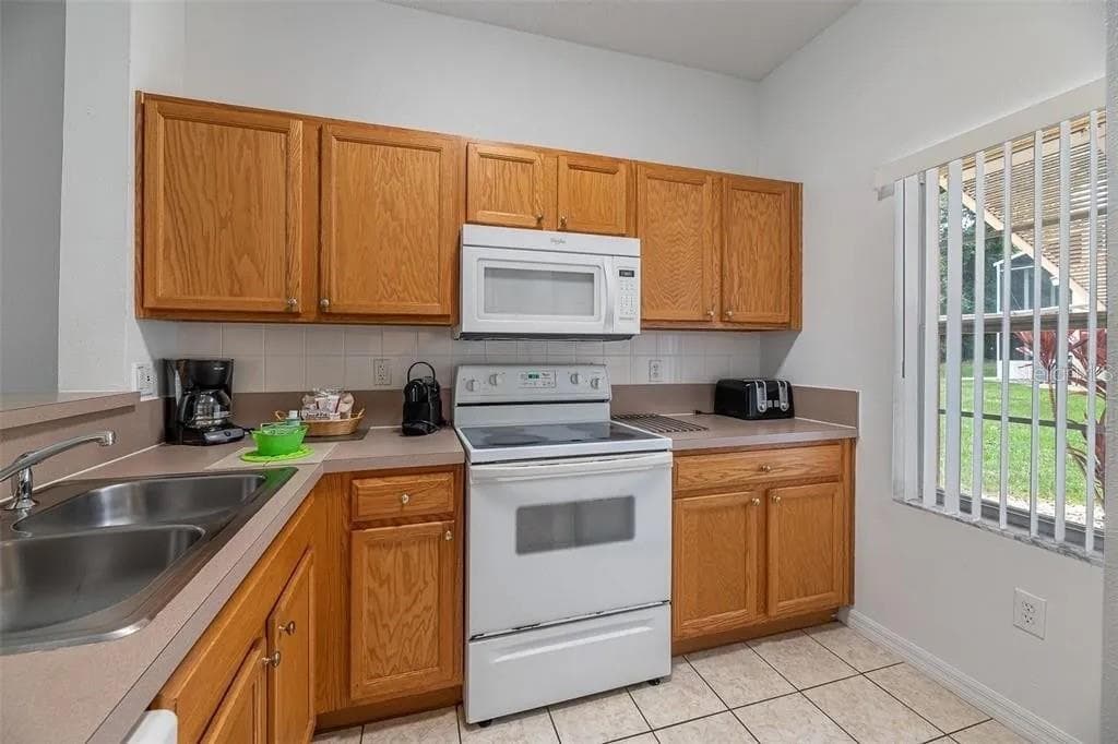 1055 PARK RIDGE CIRCLE — photo 5 of 33