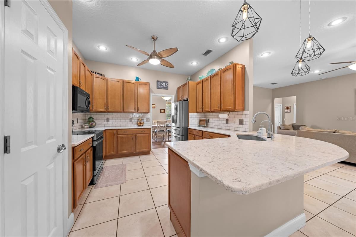 1803 CHARLES COURT — photo 10 of 25