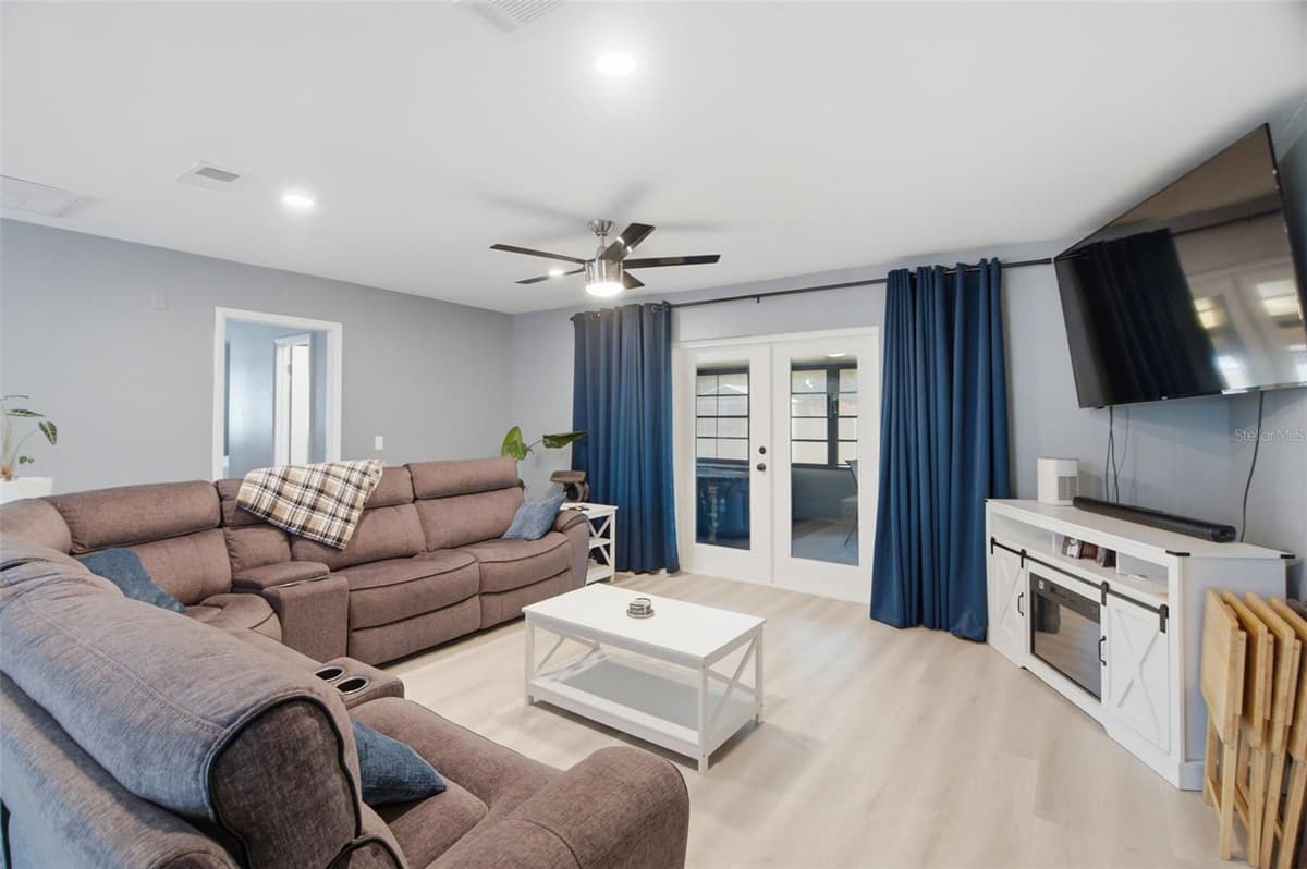 7907 DEER FOOT DRIVE — photo 10 of 32