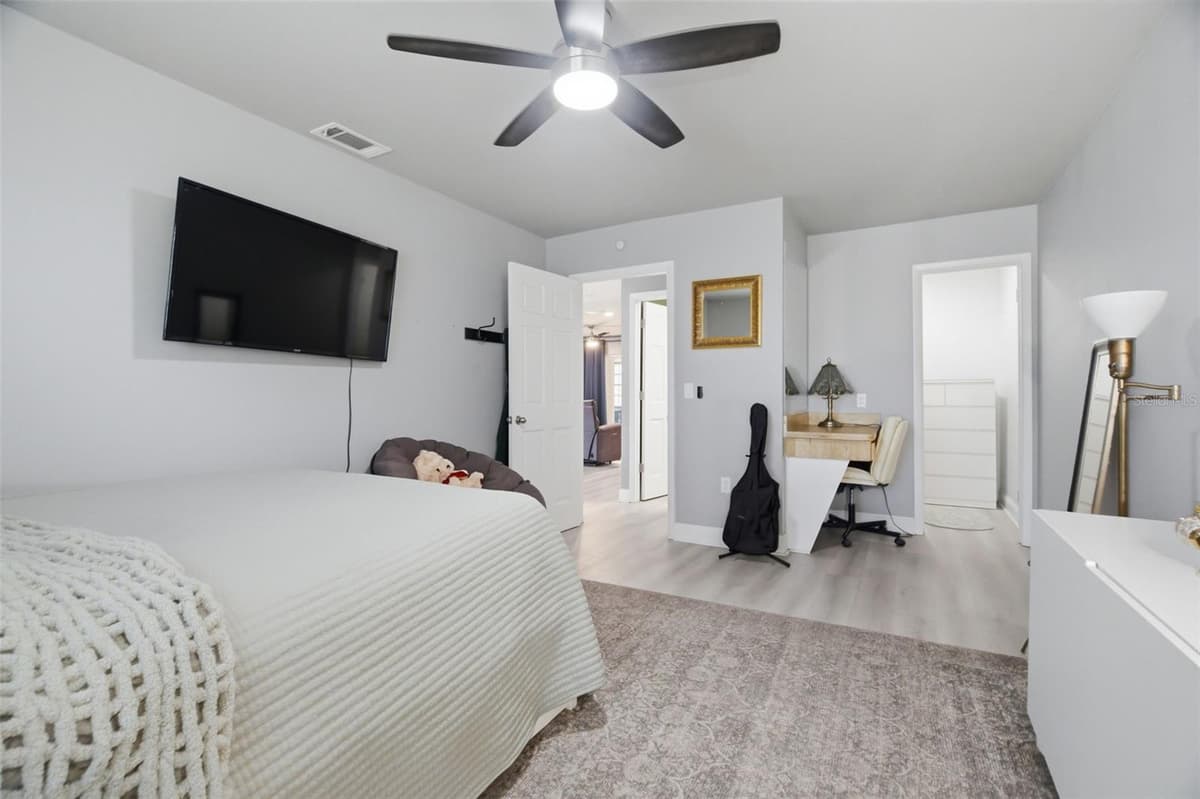 7907 DEER FOOT DRIVE — photo 18 of 32