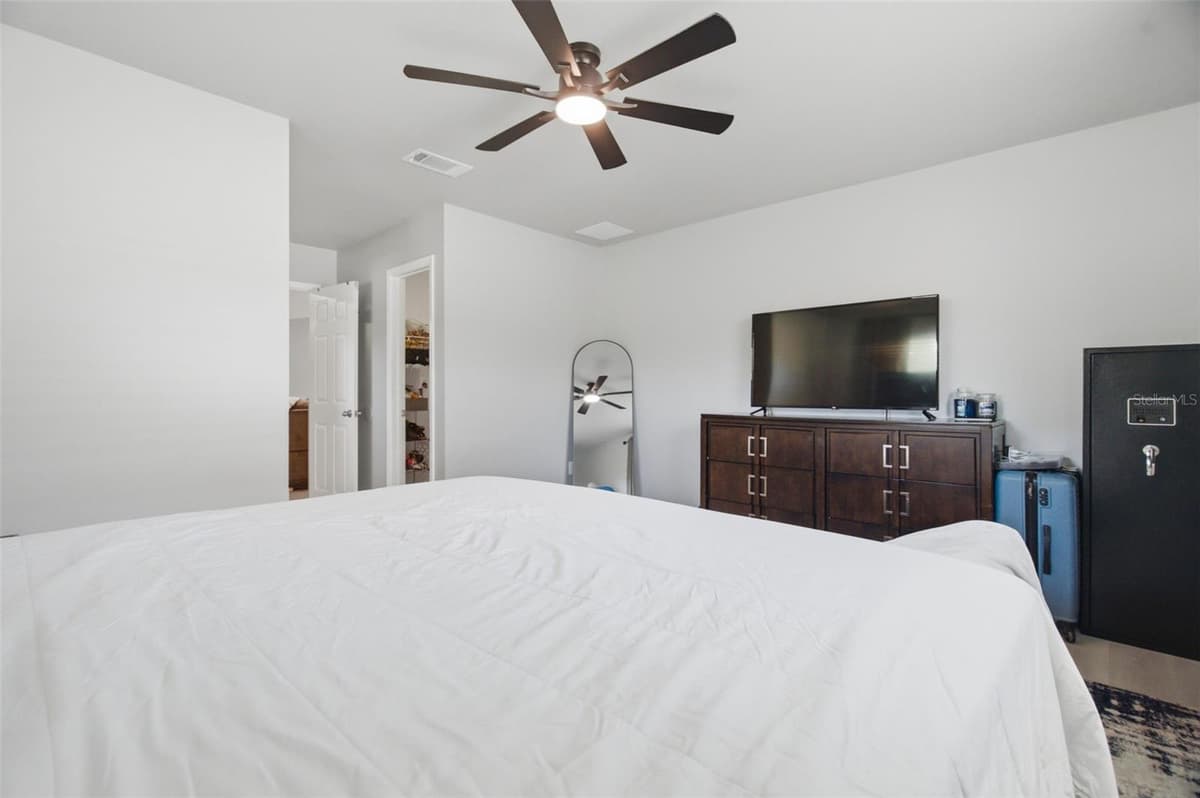 7907 DEER FOOT DRIVE — photo 13 of 32