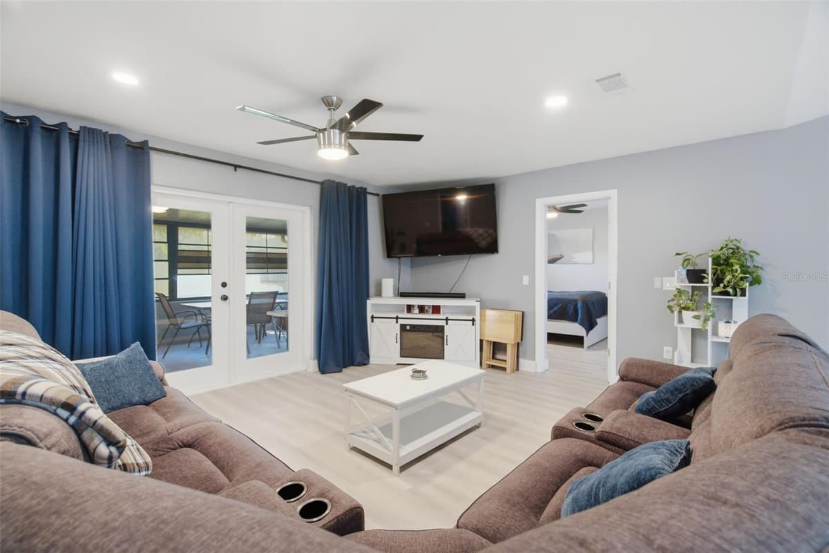 7907 DEER FOOT DRIVE — photo 8 of 32
