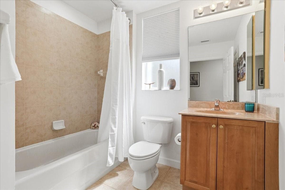 4223 LIRON AVENUE — photo 18 of 32