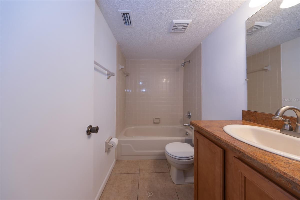 9 SOUTHBURY COURT — photo 27 of 38