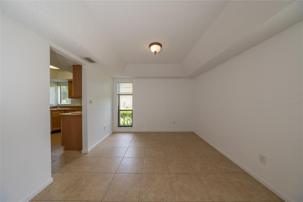 9 SOUTHBURY COURT — photo 16 of 38