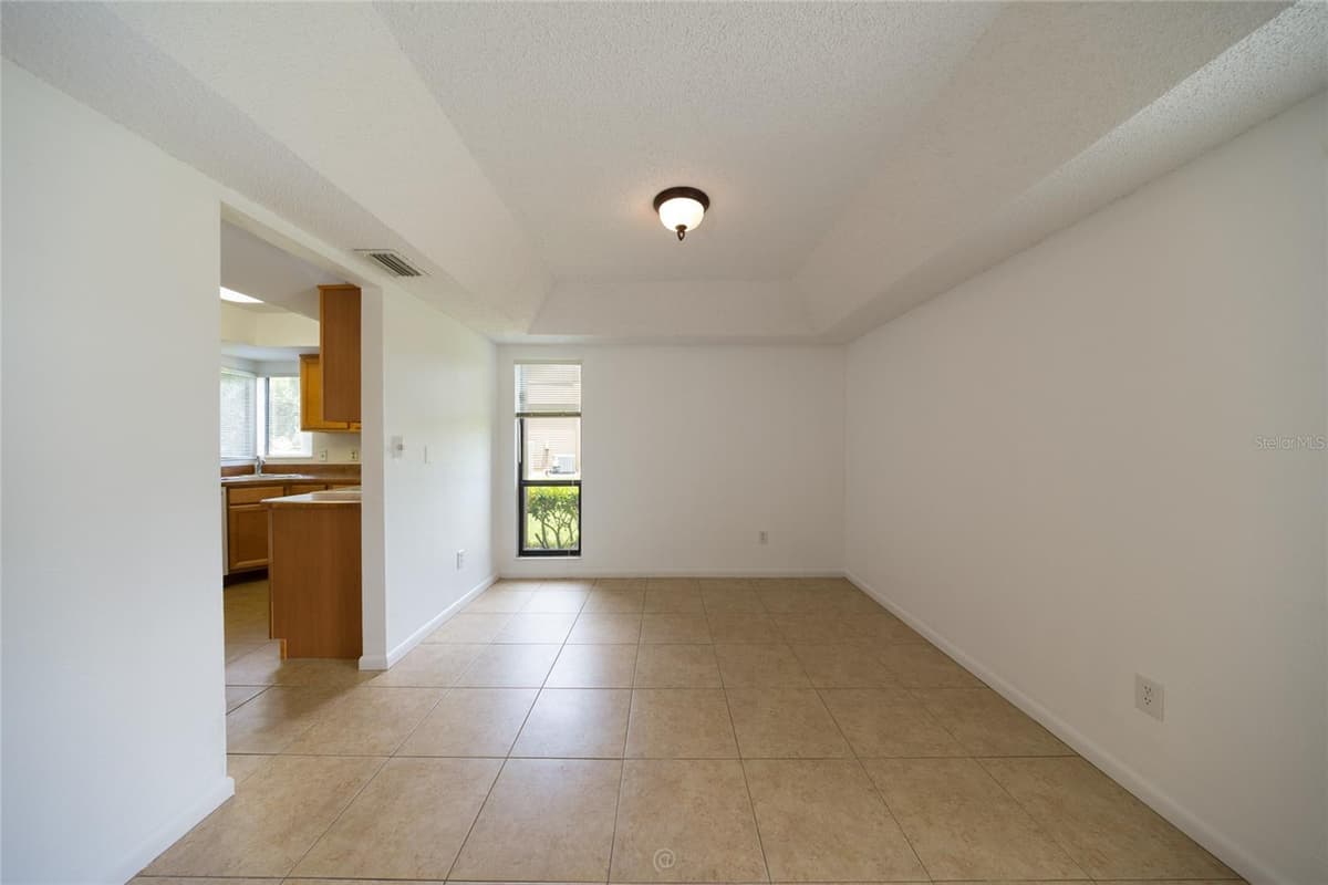 9 SOUTHBURY COURT — photo 14 of 38
