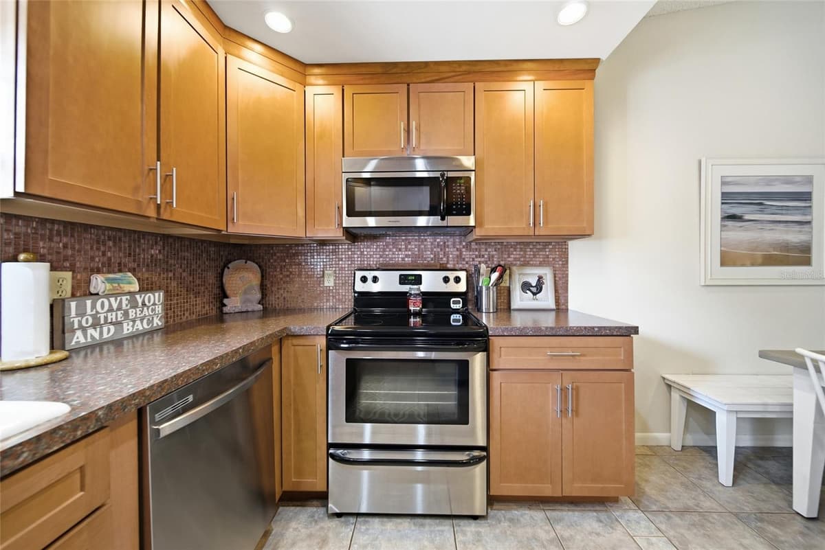 1140 DR ML KING JR STREET — photo 13 of 32