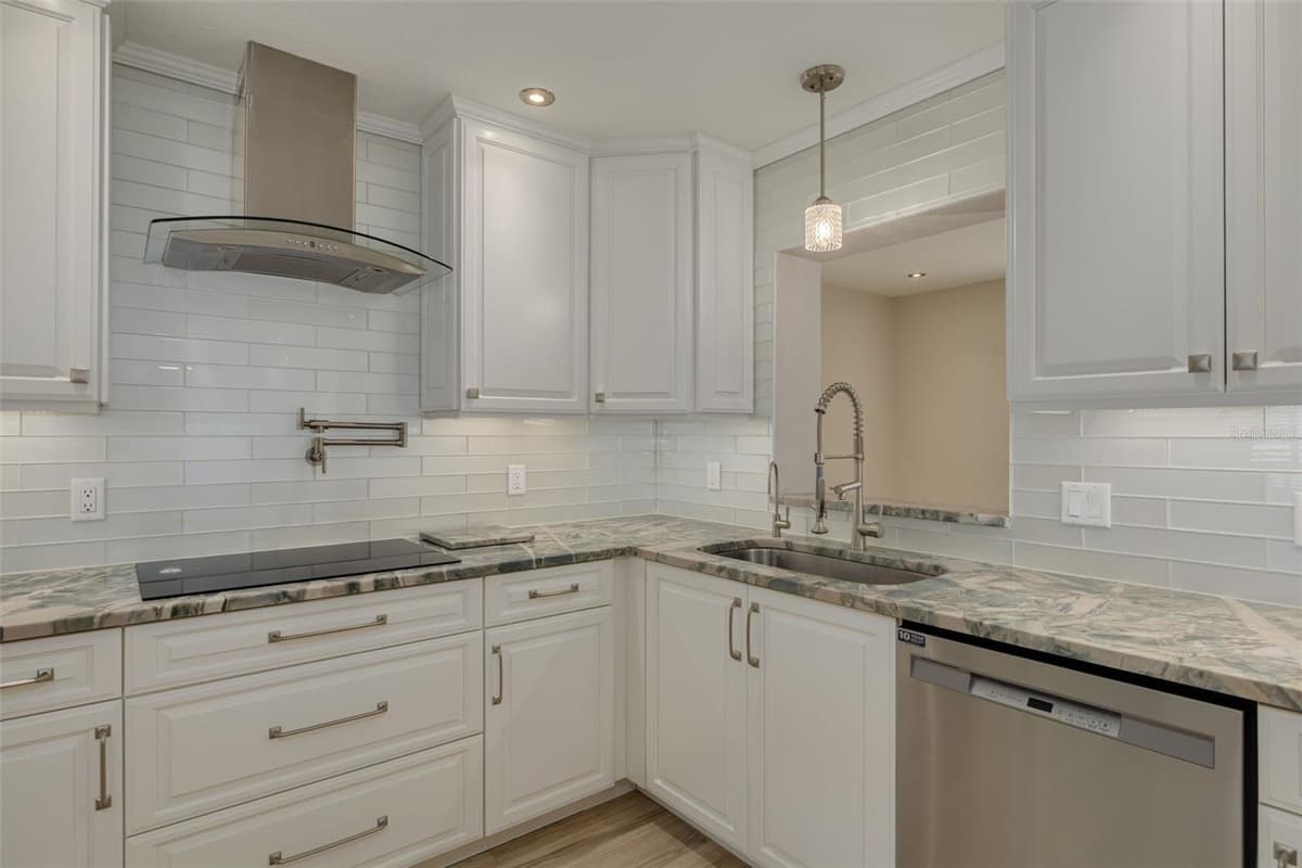 908 CARA DRIVE — photo 13 of 31