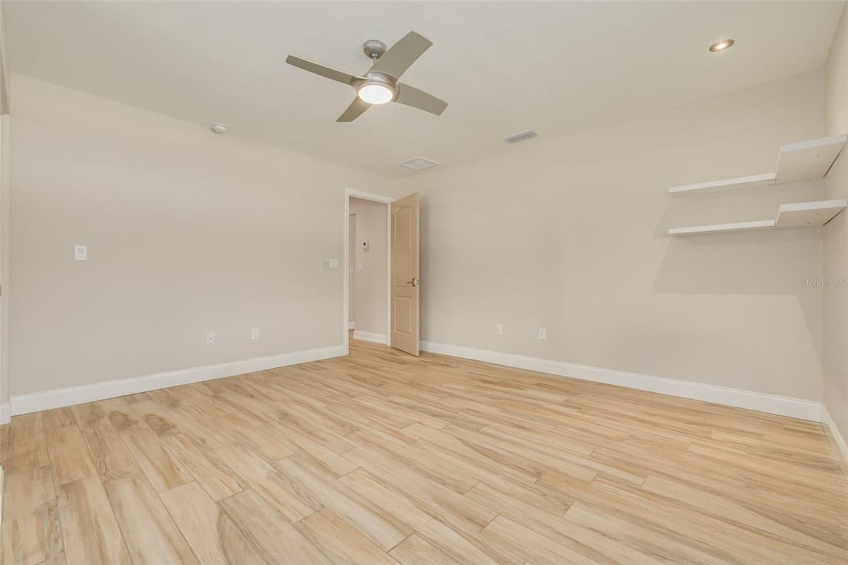 908 CARA DRIVE — photo 29 of 31