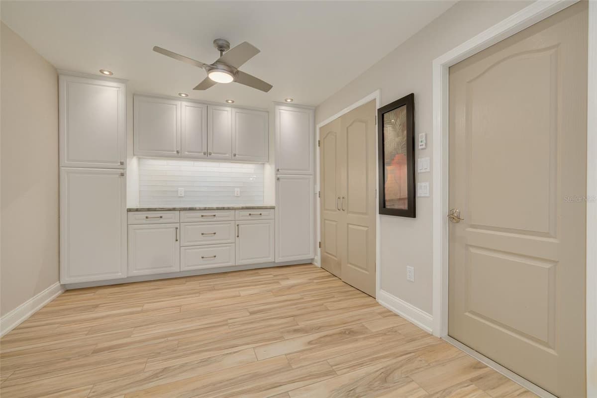908 CARA DRIVE — photo 15 of 31
