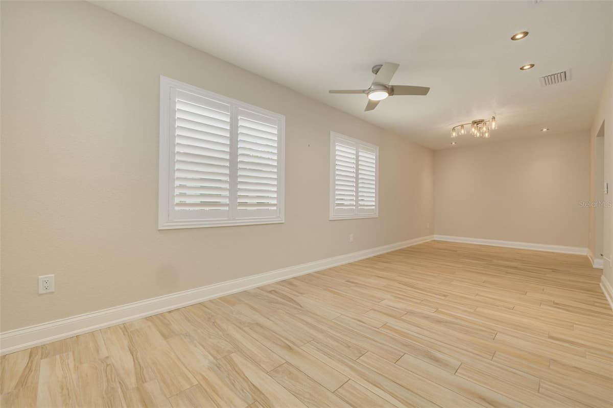 908 CARA DRIVE — photo 19 of 31