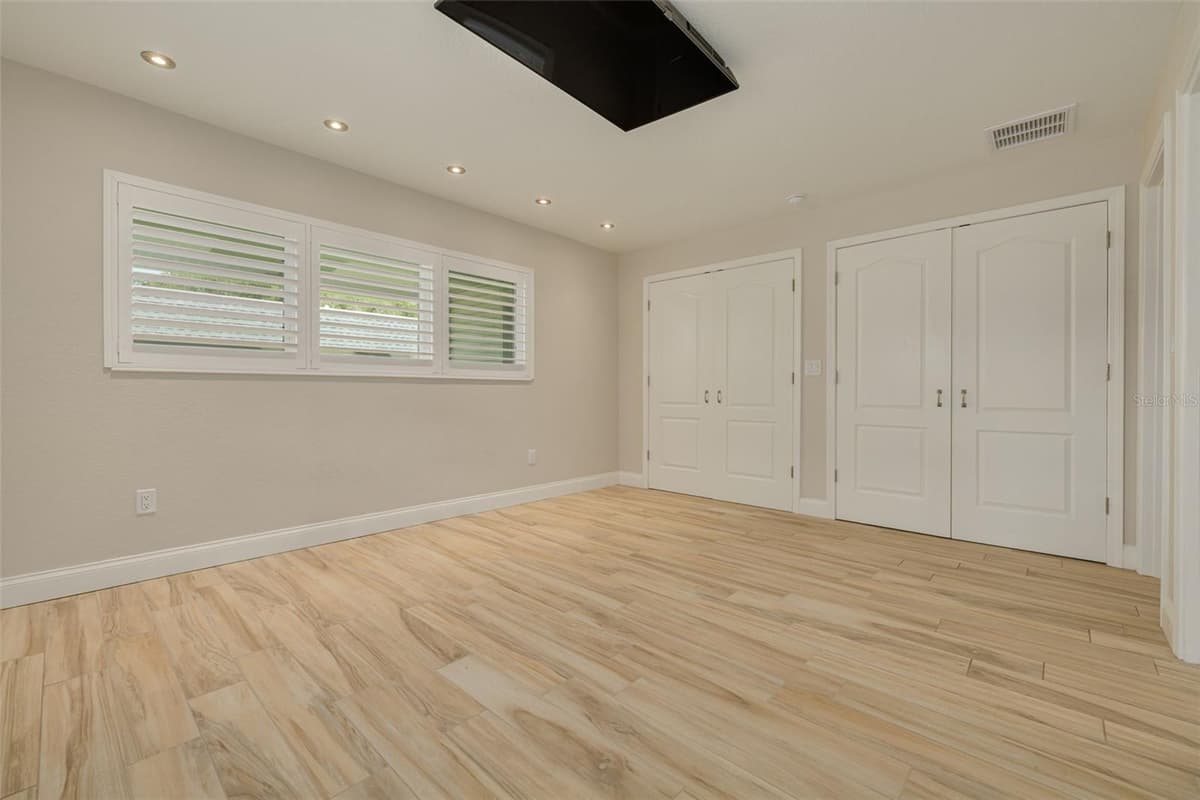 908 CARA DRIVE — photo 25 of 31