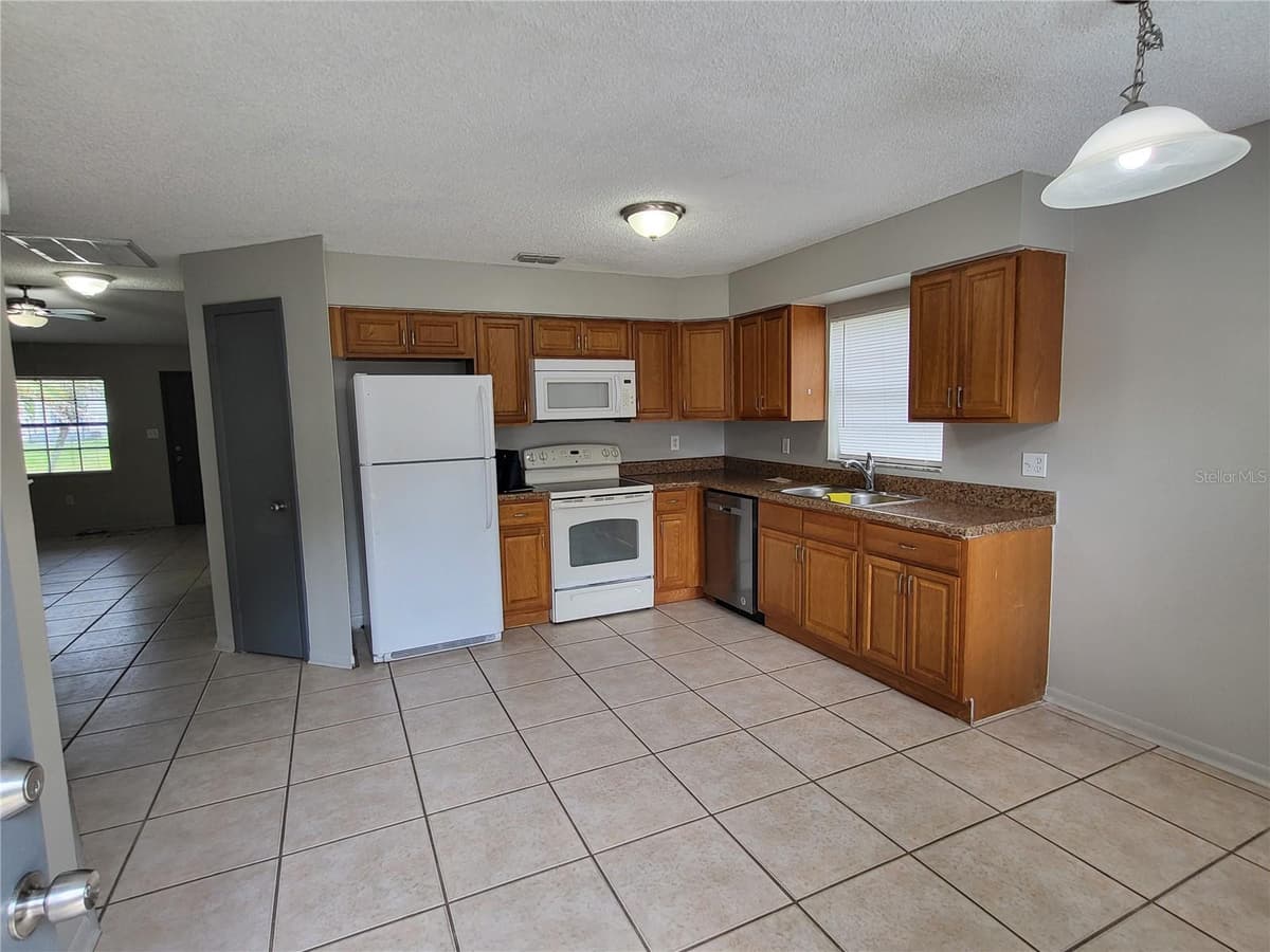 787 LINCOLN PARKWAY — photo 5 of 26