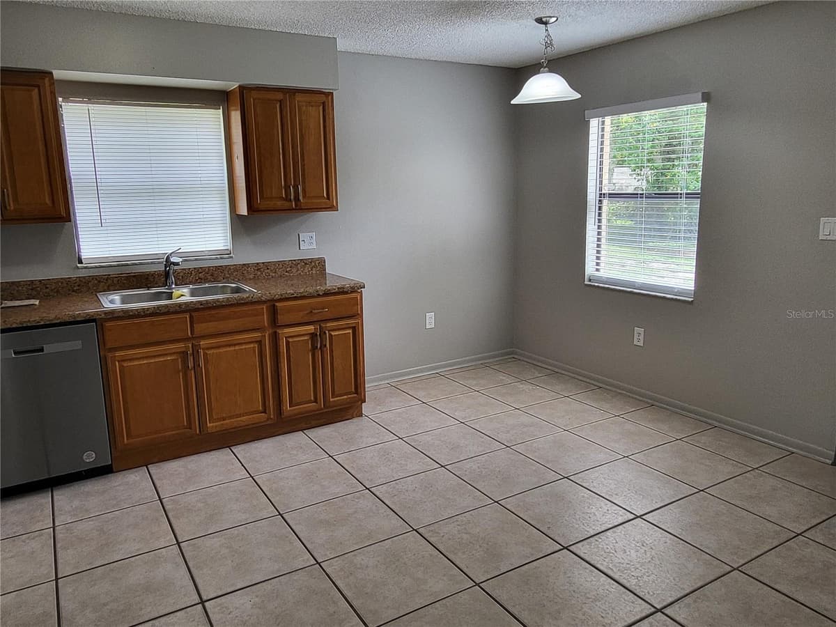 787 LINCOLN PARKWAY — photo 6 of 26