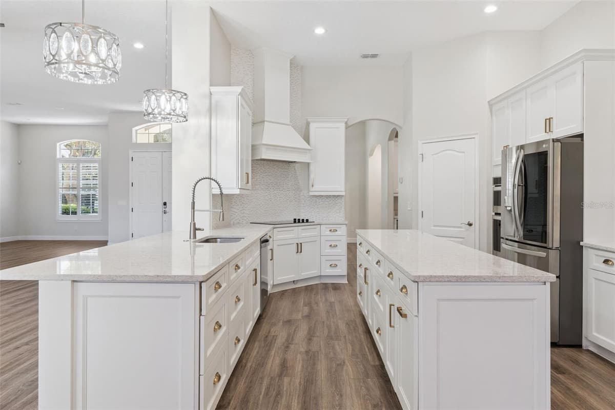 457 CHINAHILL COURT — photo 12 of 56