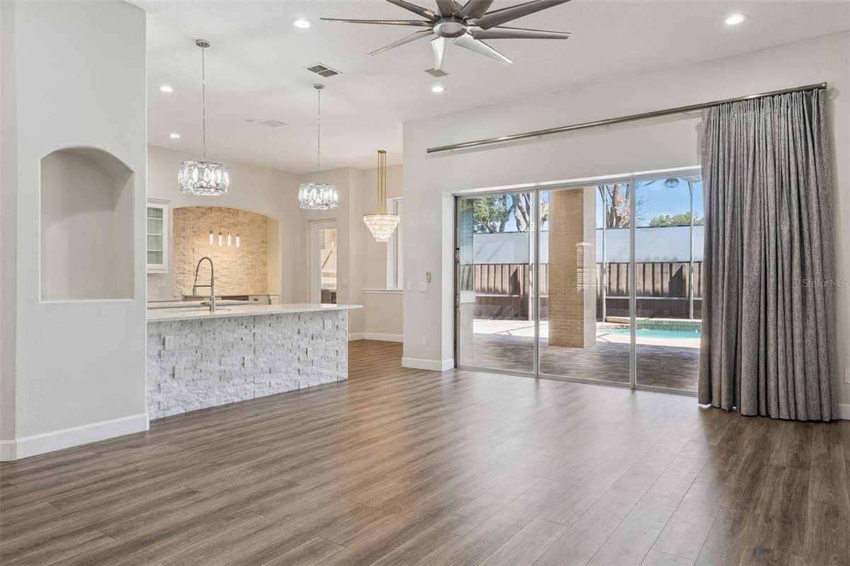 457 CHINAHILL COURT — photo 8 of 56