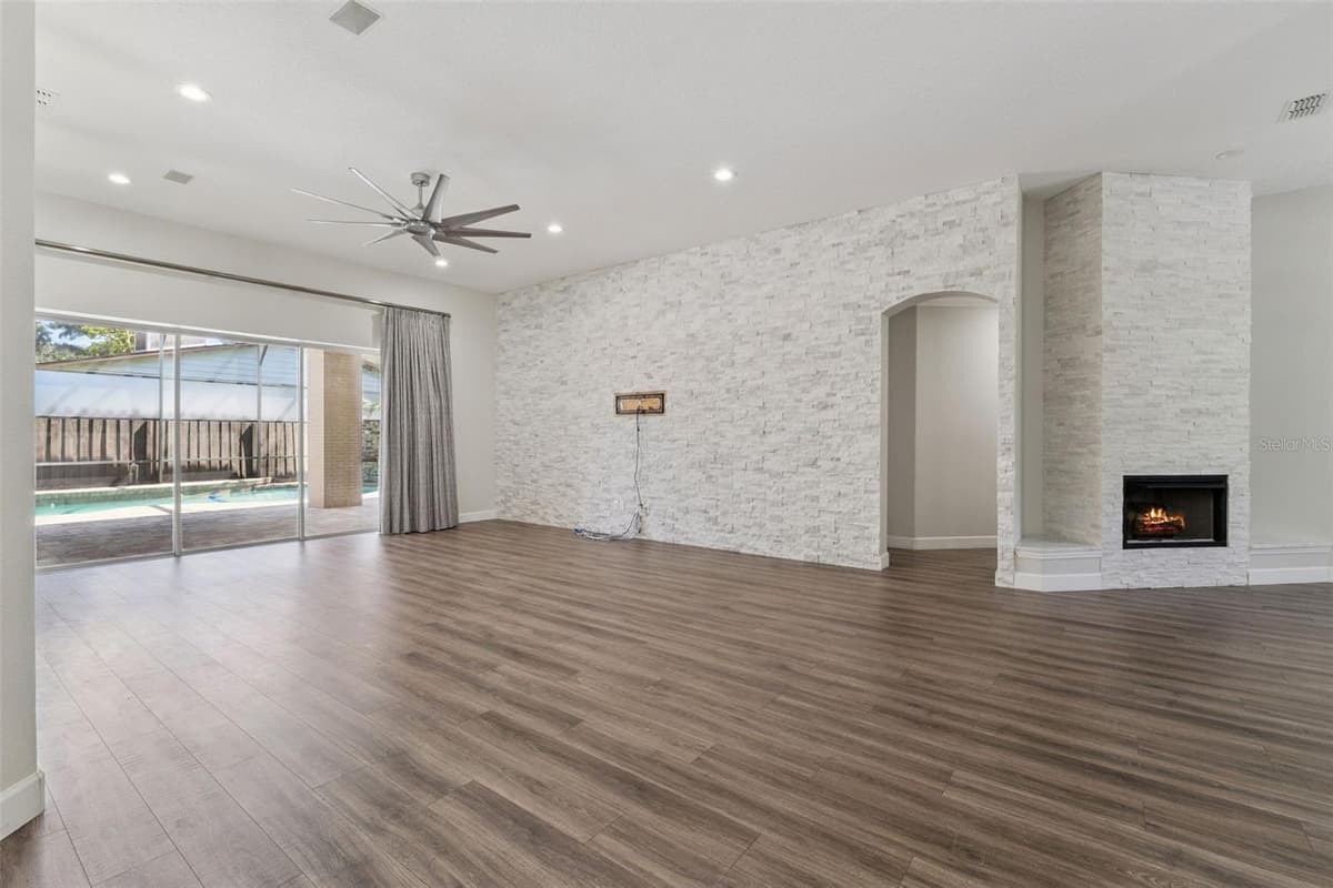 457 CHINAHILL COURT — photo 9 of 56