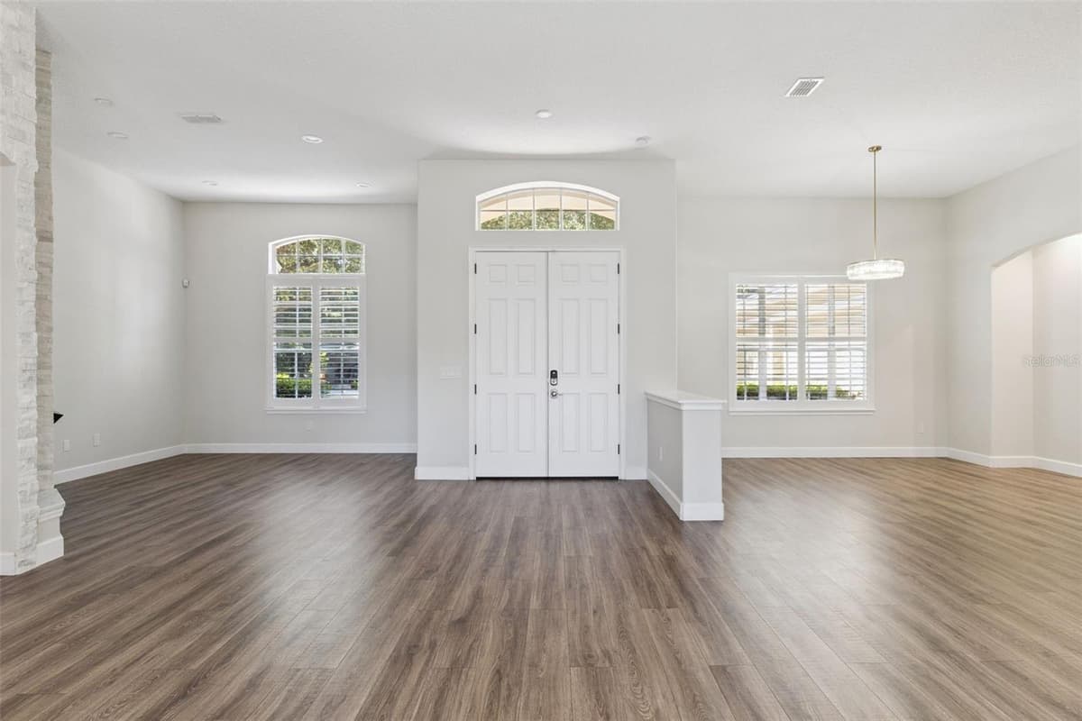457 CHINAHILL COURT — photo 5 of 56