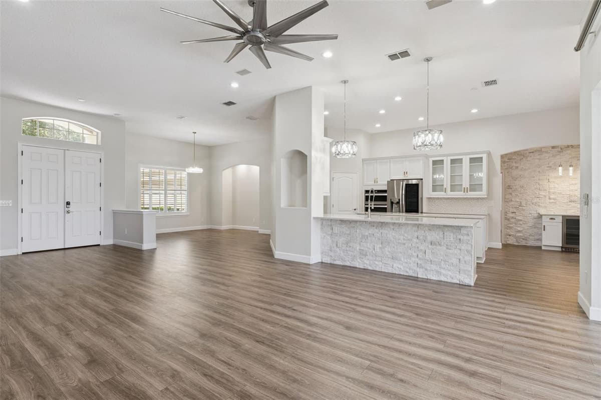 457 CHINAHILL COURT — photo 7 of 56