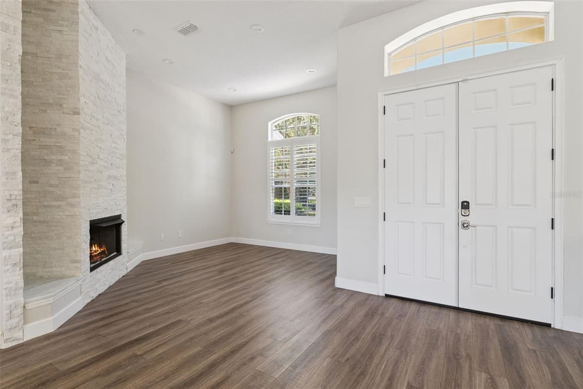 457 CHINAHILL COURT — photo 4 of 56