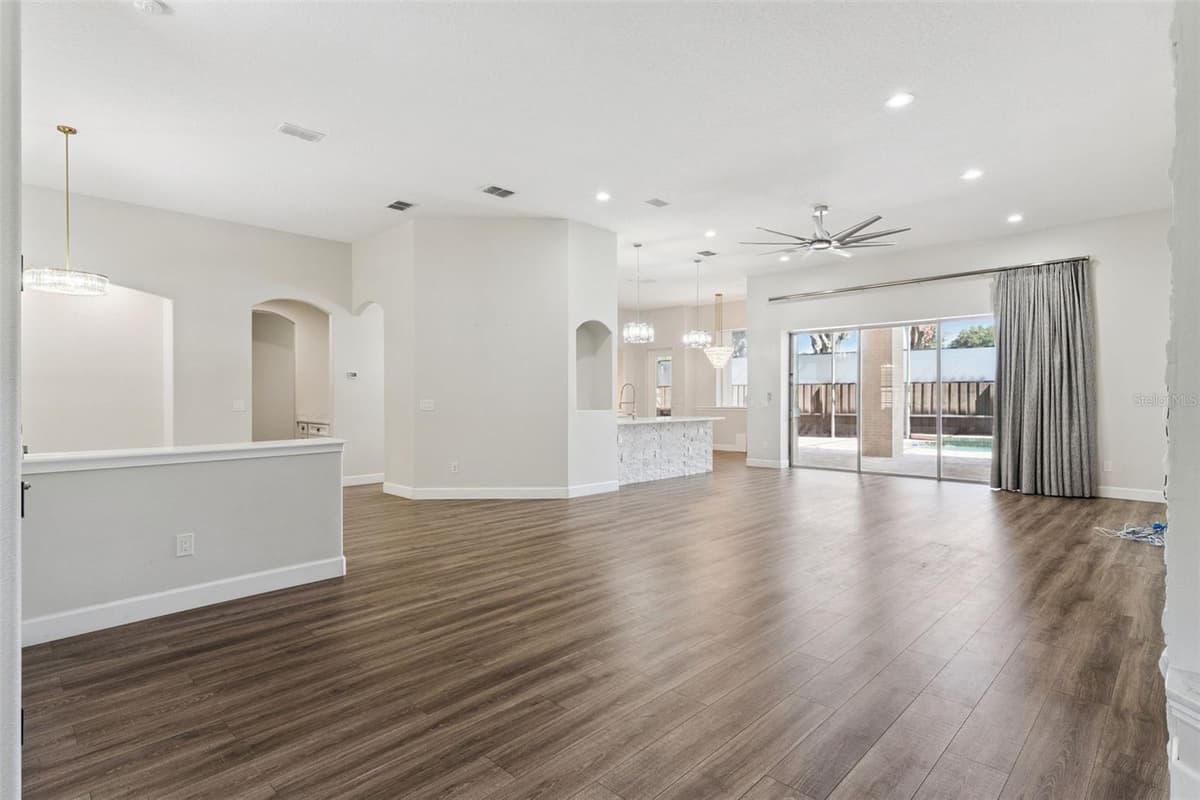457 CHINAHILL COURT — photo 11 of 56