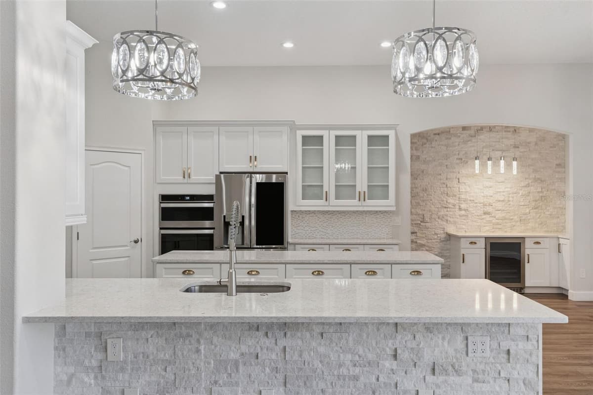 457 CHINAHILL COURT — photo 14 of 56