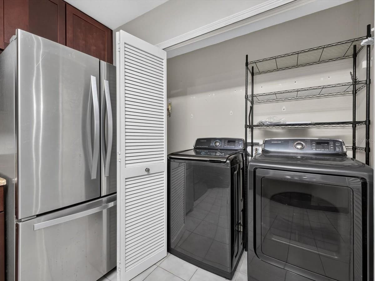 958 SYKES COURT — photo 11 of 34
