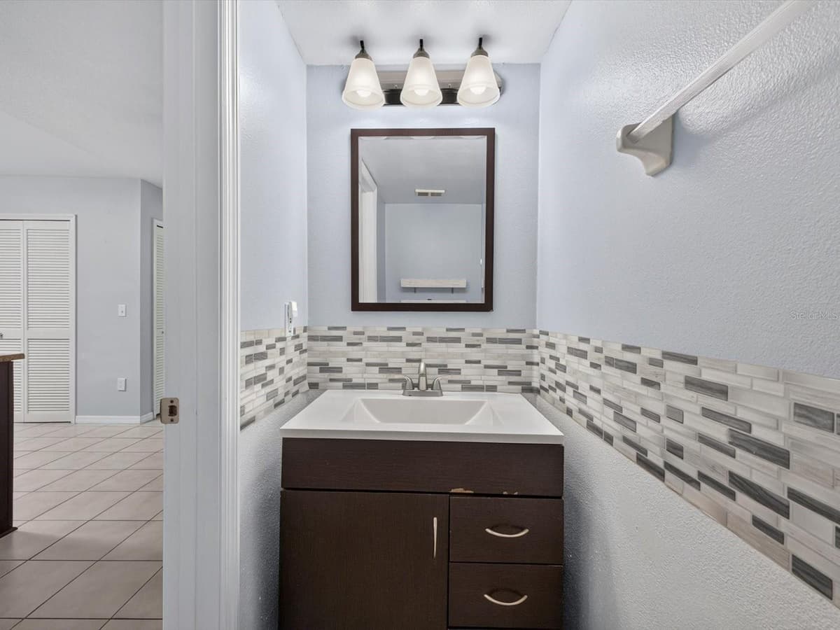 958 SYKES COURT — photo 14 of 34